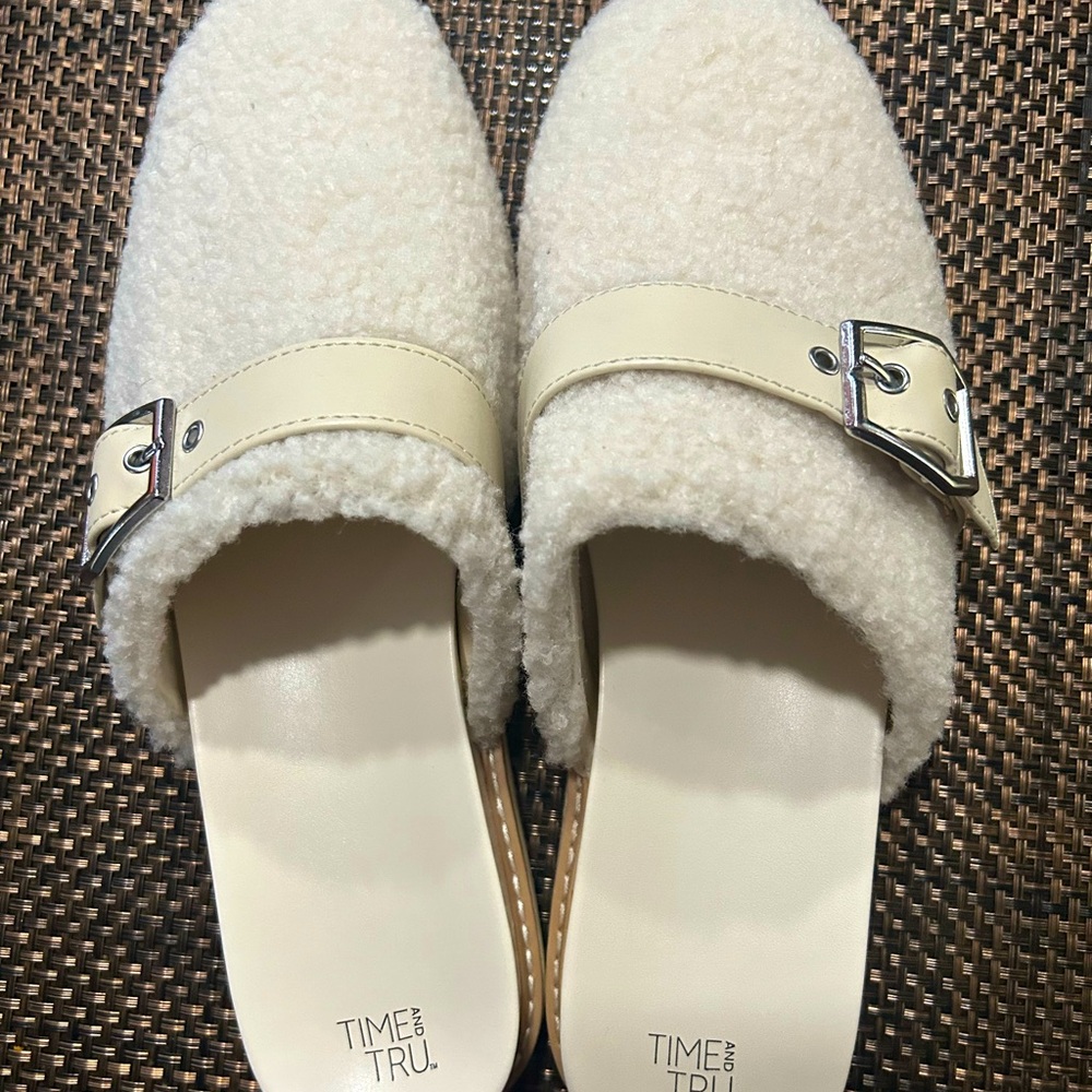 Time And Tru white mules